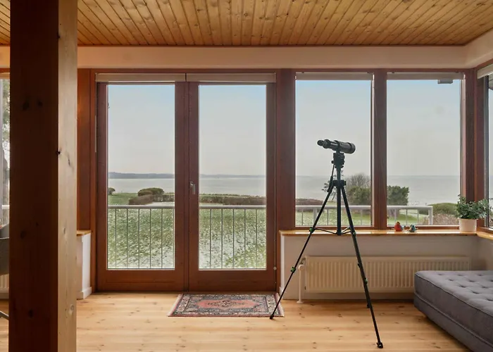Unique Nature With Panoramic Water Views 펜션 Ølsted